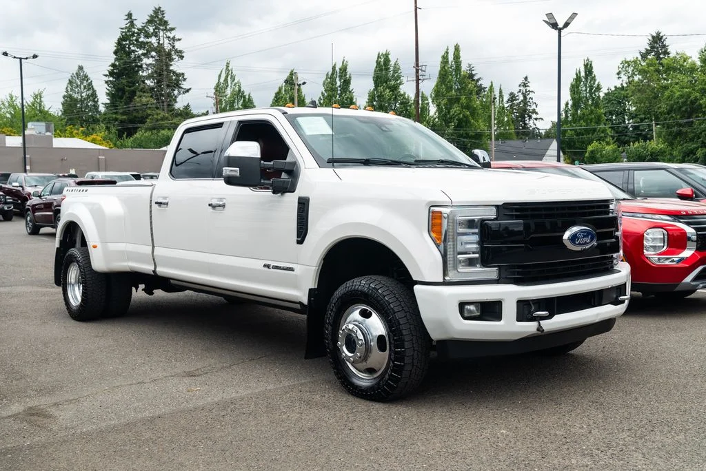 Used 2019 White Ford Platinum image 1
