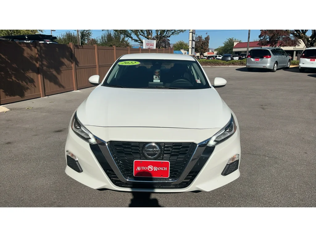 Used 2022 Pearl White Tricoat Nissan 2.5 SV image 2