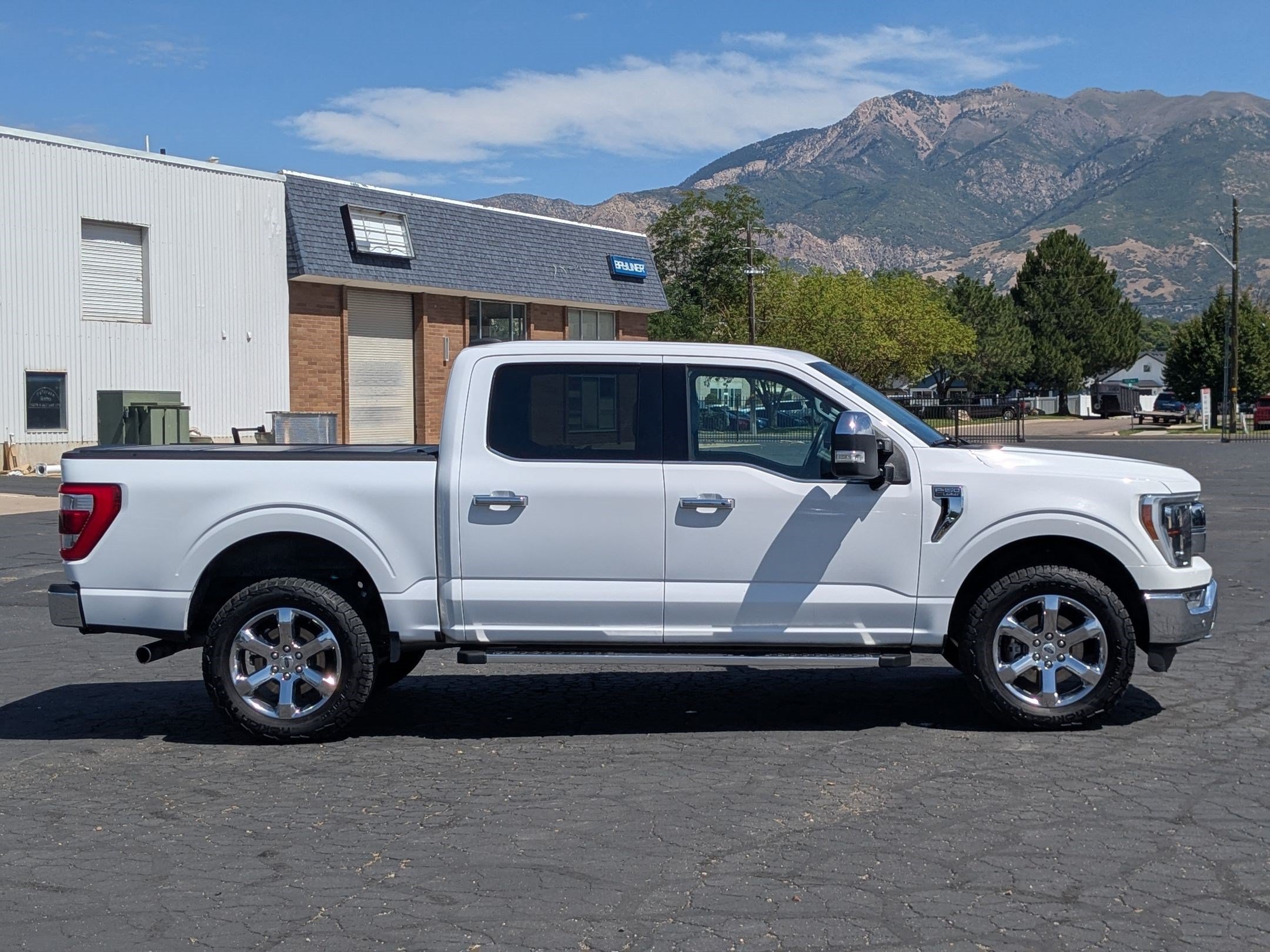 Used 2023 Oxford White Ford LARIAT image 2