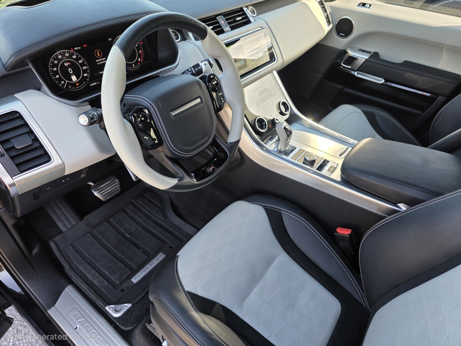 Used 2021 Santorini Black Metallic Land Rover SVR image 11