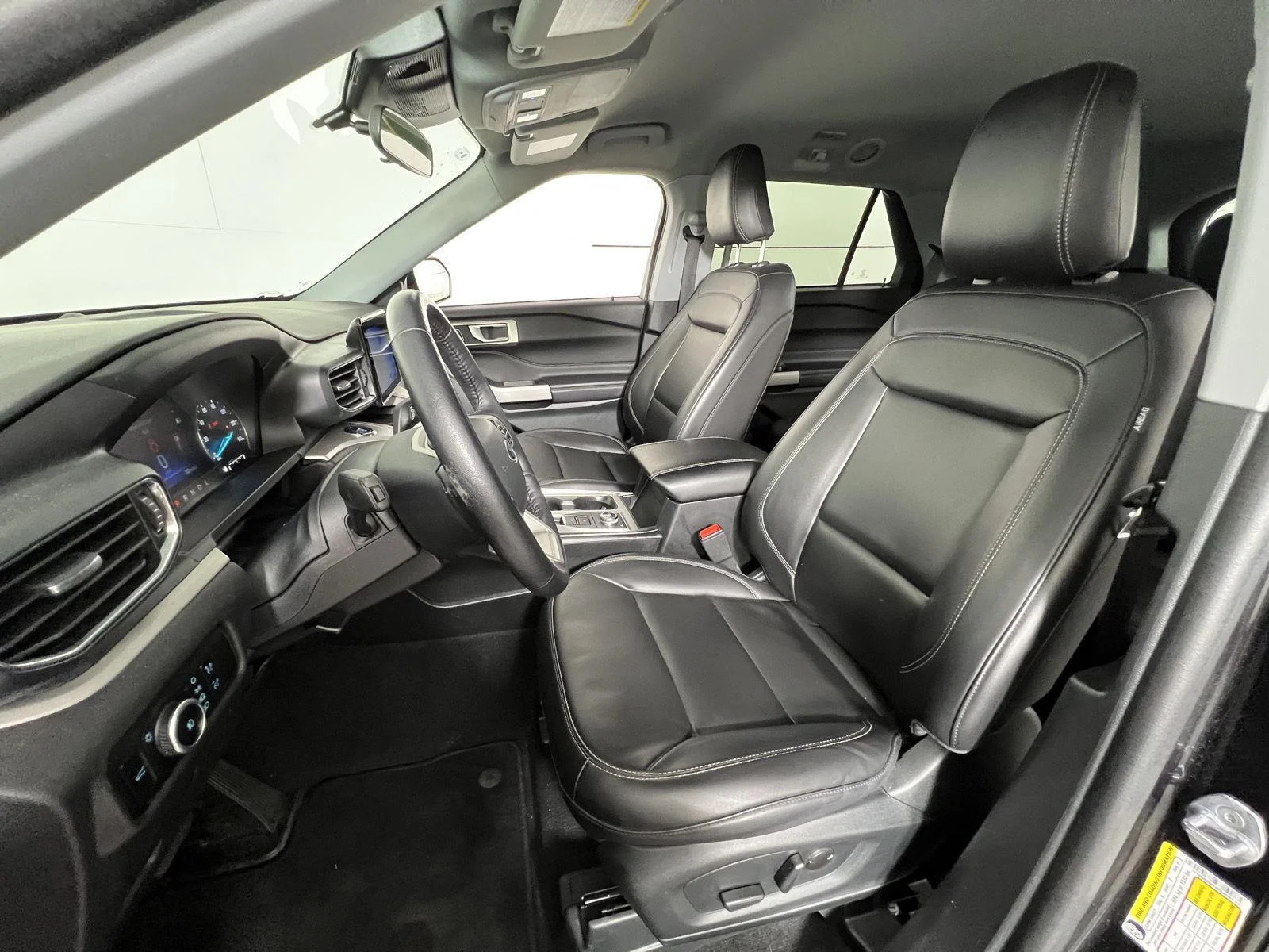 Used 2023 Agate Black Ford XLT image 2