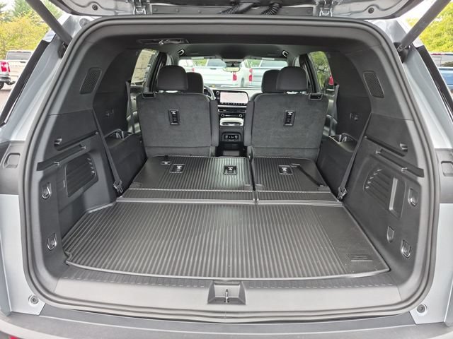 2027 Chevrolet Traverse LT - Photo 28
