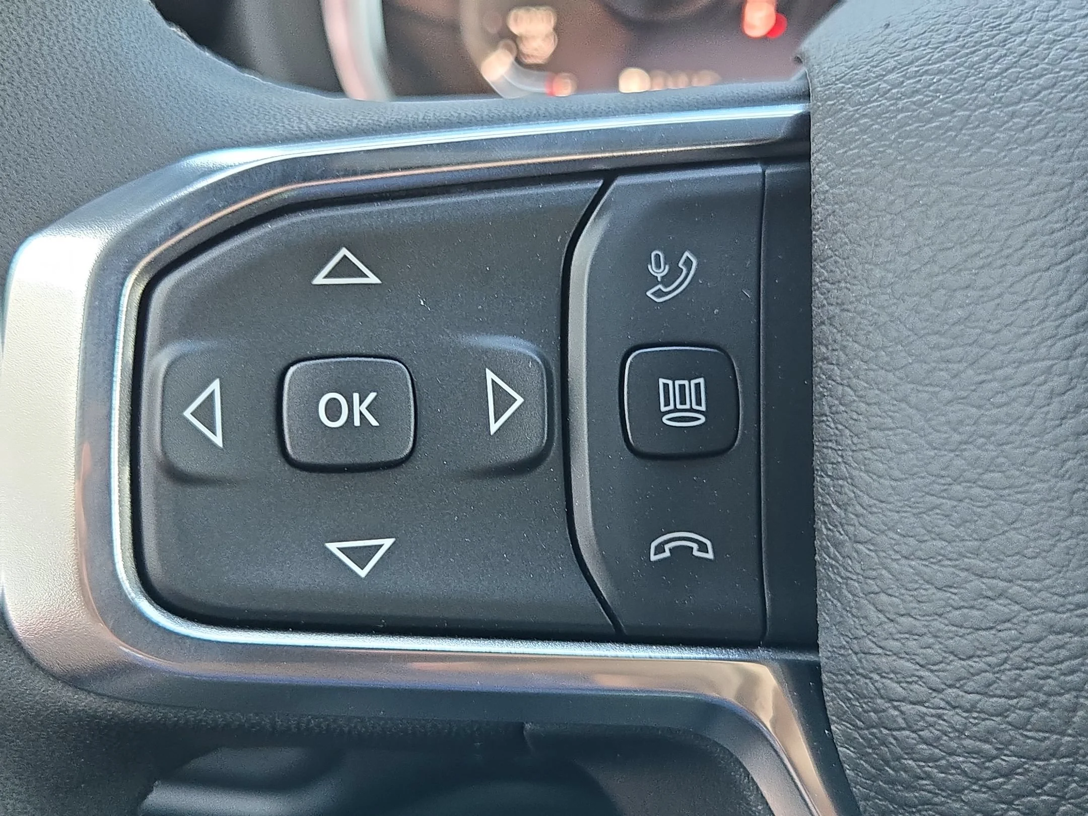 New 2026 Bright White Clearcoat Ram Laramie image 31