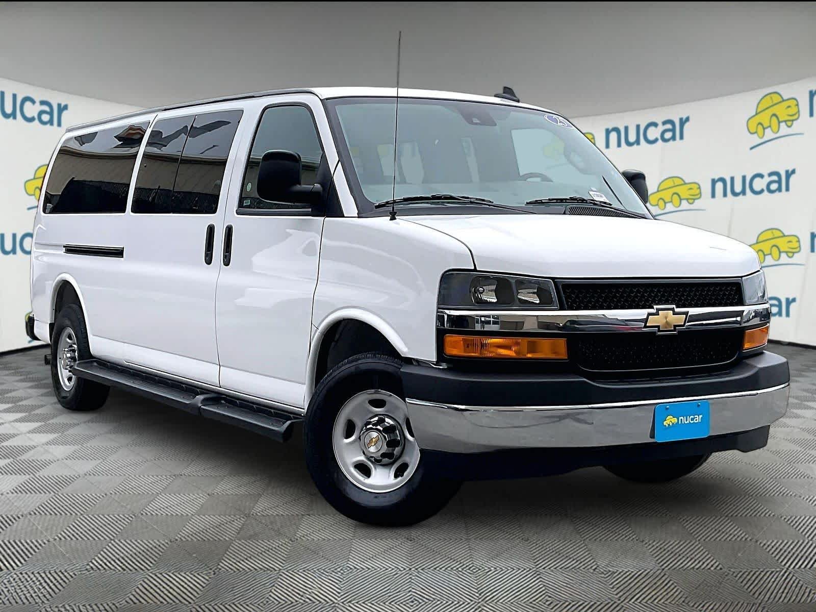 2025 Chevrolet Express 3500 LT Extended's photo