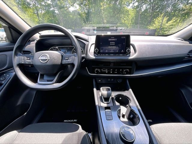 Used 2025 White Nissan S image 16