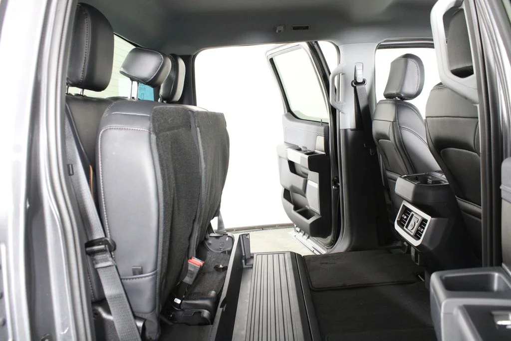 New 2026 Carbonized Gray Metallic Ford Lariat image 13