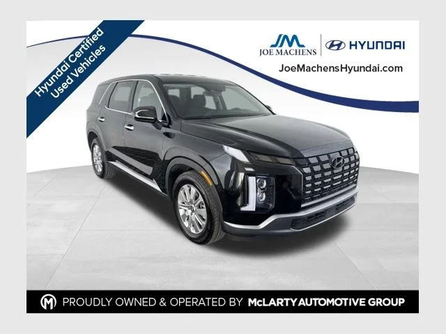 Used 2025 Black Hyundai SE image 1