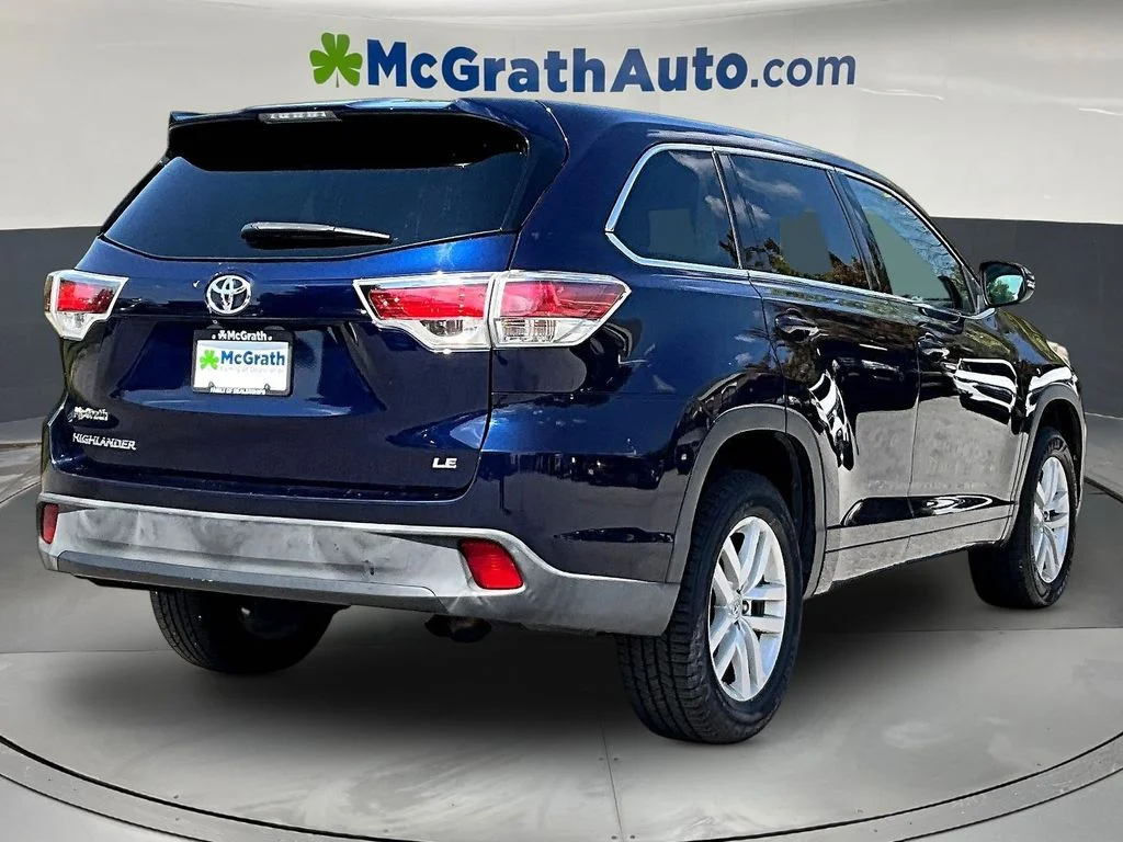 Used 2015 Blue Toyota LE image 7