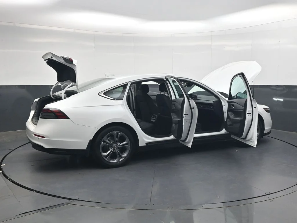 Certified Used 2025 Platinum White Pearl Honda EX-L image 36
