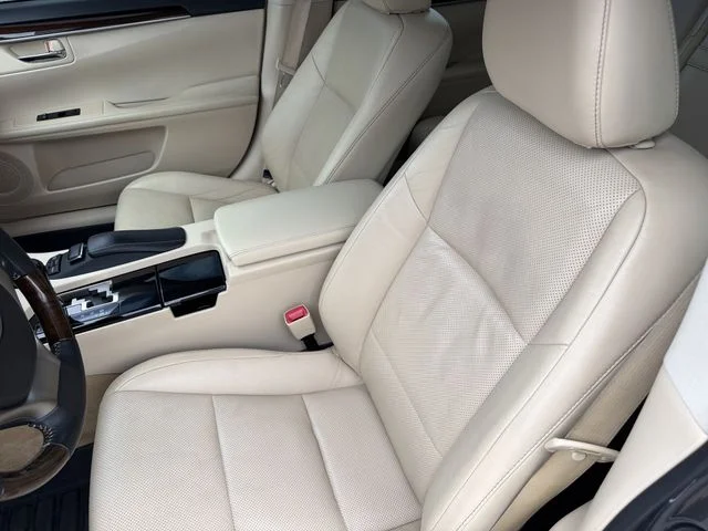 Used 2013 Gray Lexus 350 image 18