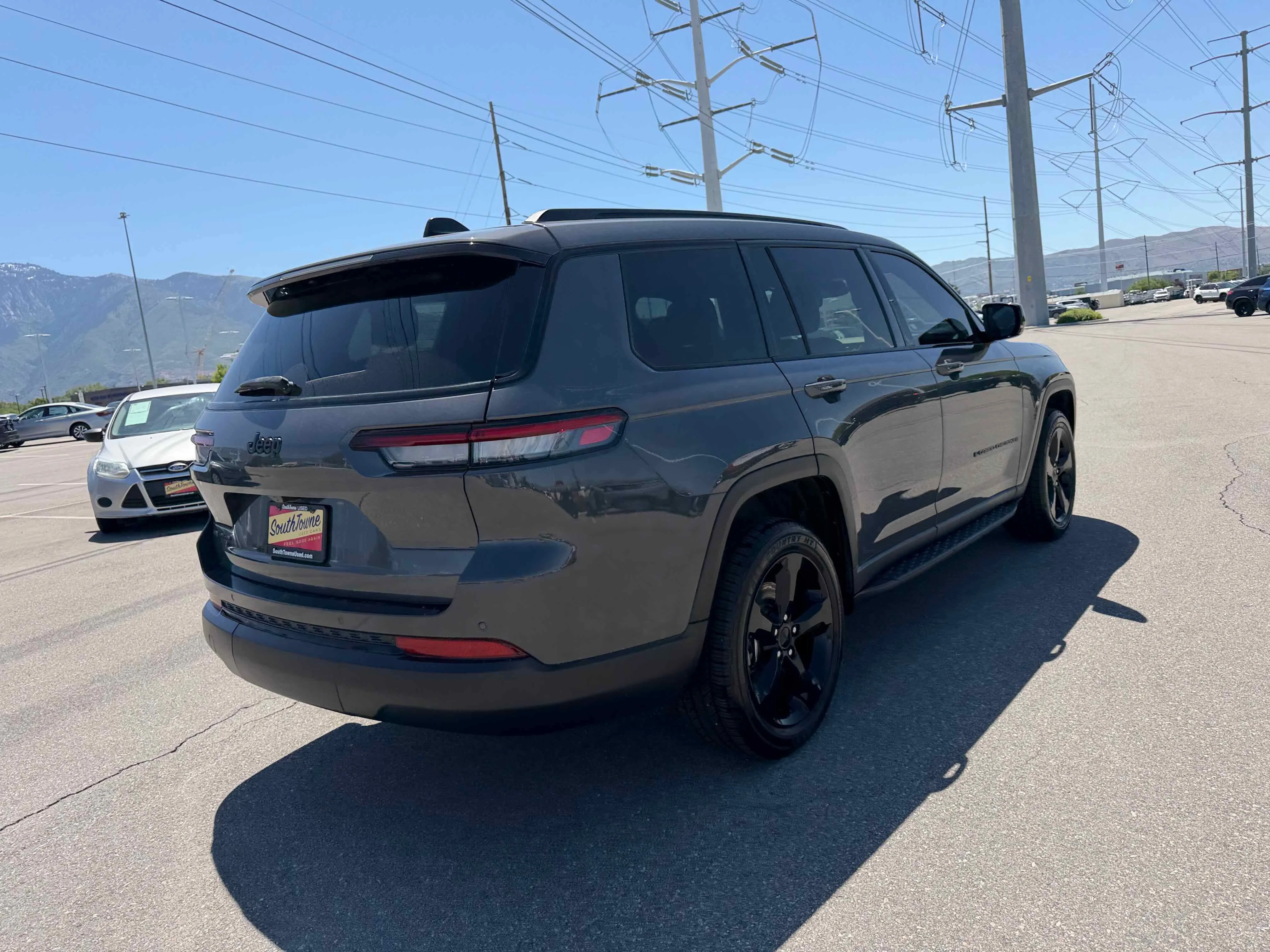 Used 2021 Baltic Gray Metallic Clearcoat Jeep Altitude image 7