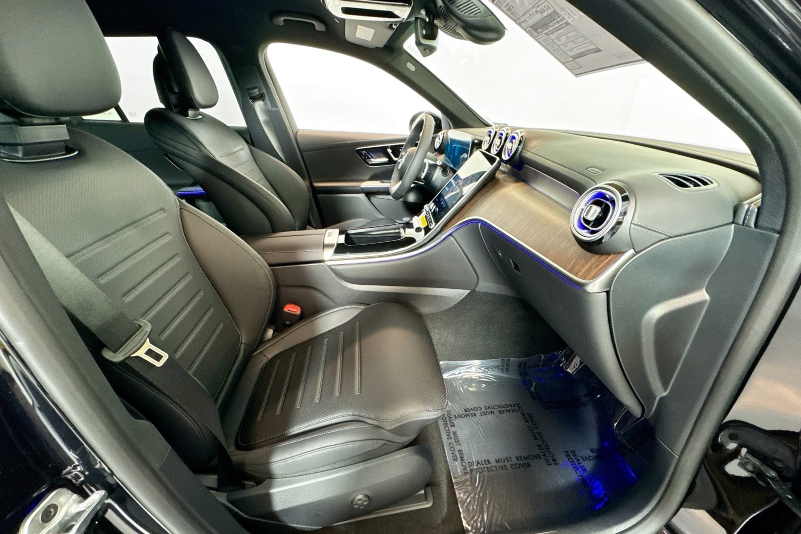 New 2026 Black Mercedes-Benz GLC 300 image 25