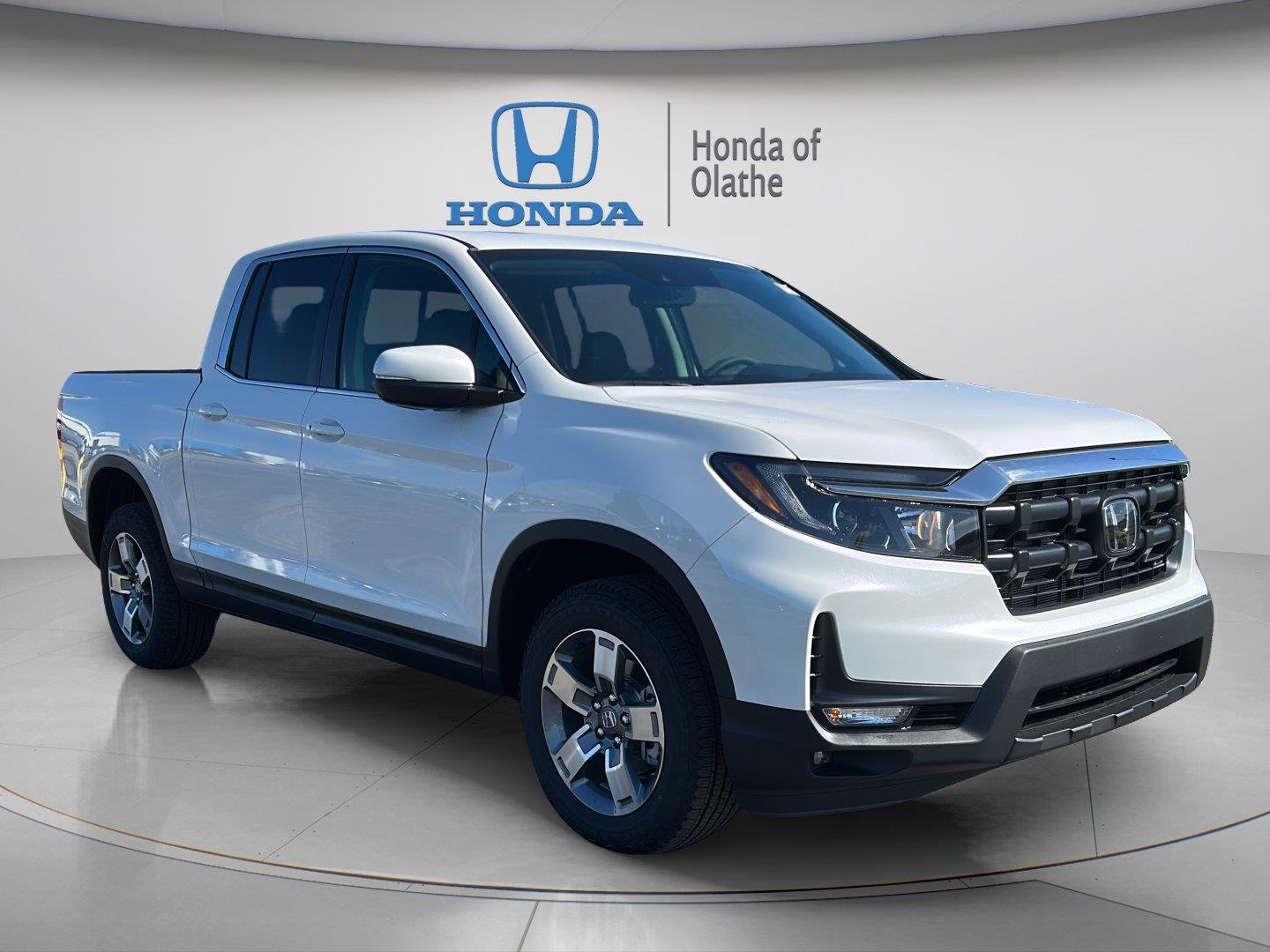 New 2026 Platinum White Pearl Honda RTL image 1