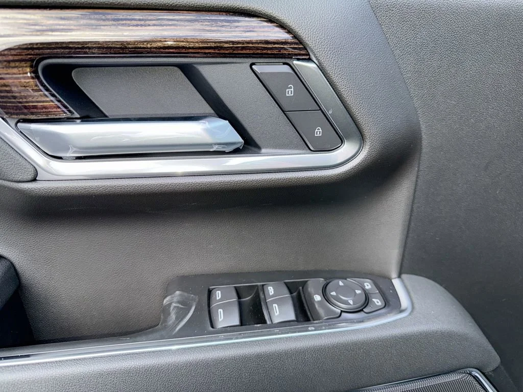 New 2026 Onyx Black GMC Elevation image 23
