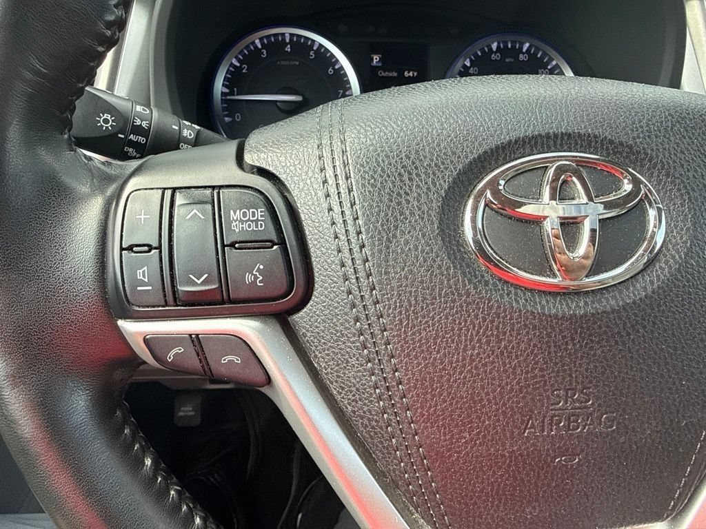 Used 2018 Blizzard Pearl Toyota Limited image 31