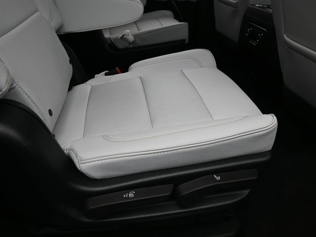 2025 Chevrolet Suburban Premier - Photo 43