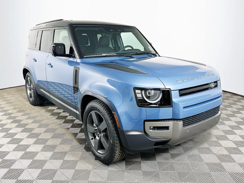 New 2026 Tasman Blue Metallic Land Rover S image 3