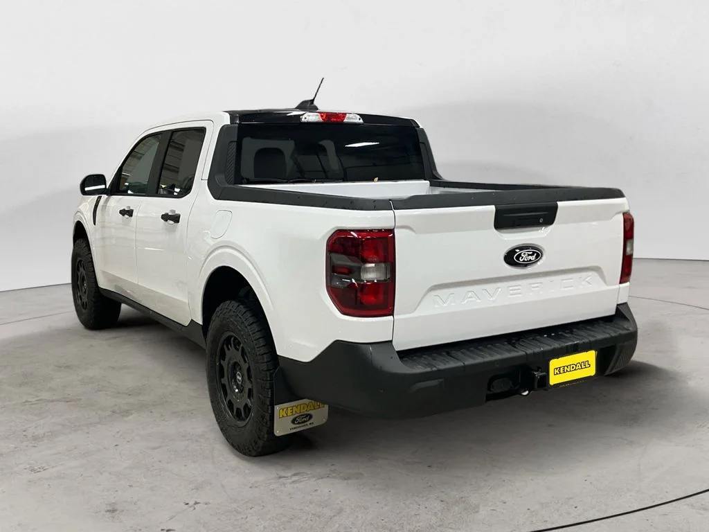 New 2025 White Ford XLT image 3