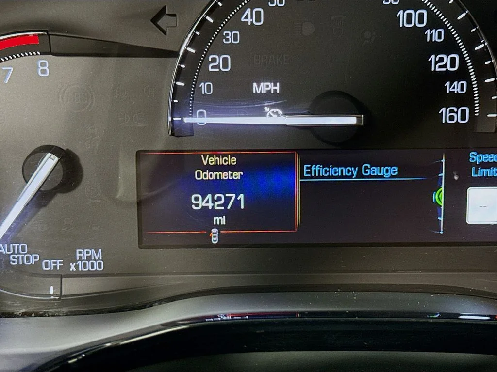 Used 2018 Crystal White Tri-Coat Cadillac Luxury AWD image 18