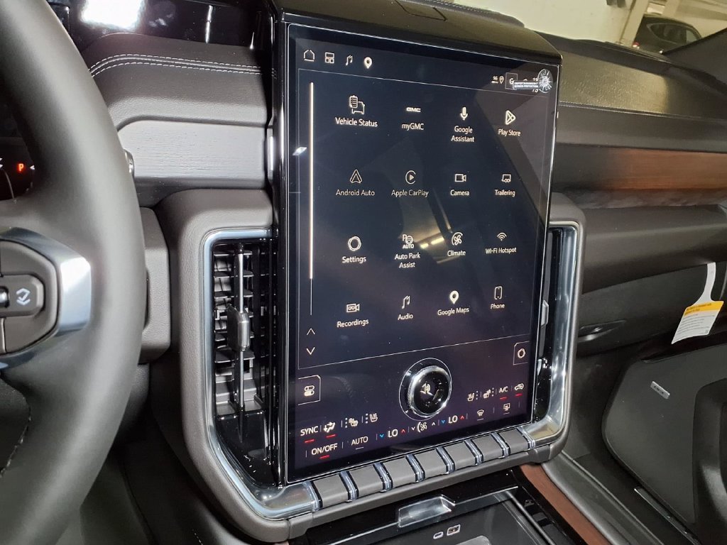 2026 GMC Yukon Denali - Photo 18