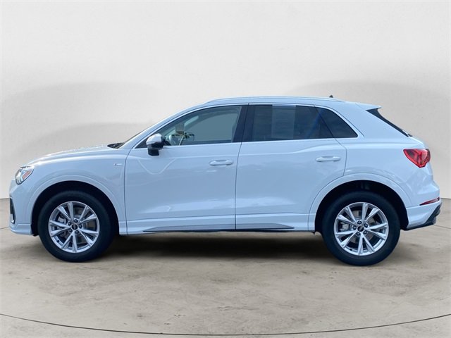 2025 Audi Q3 S line Premium Plus photo 4