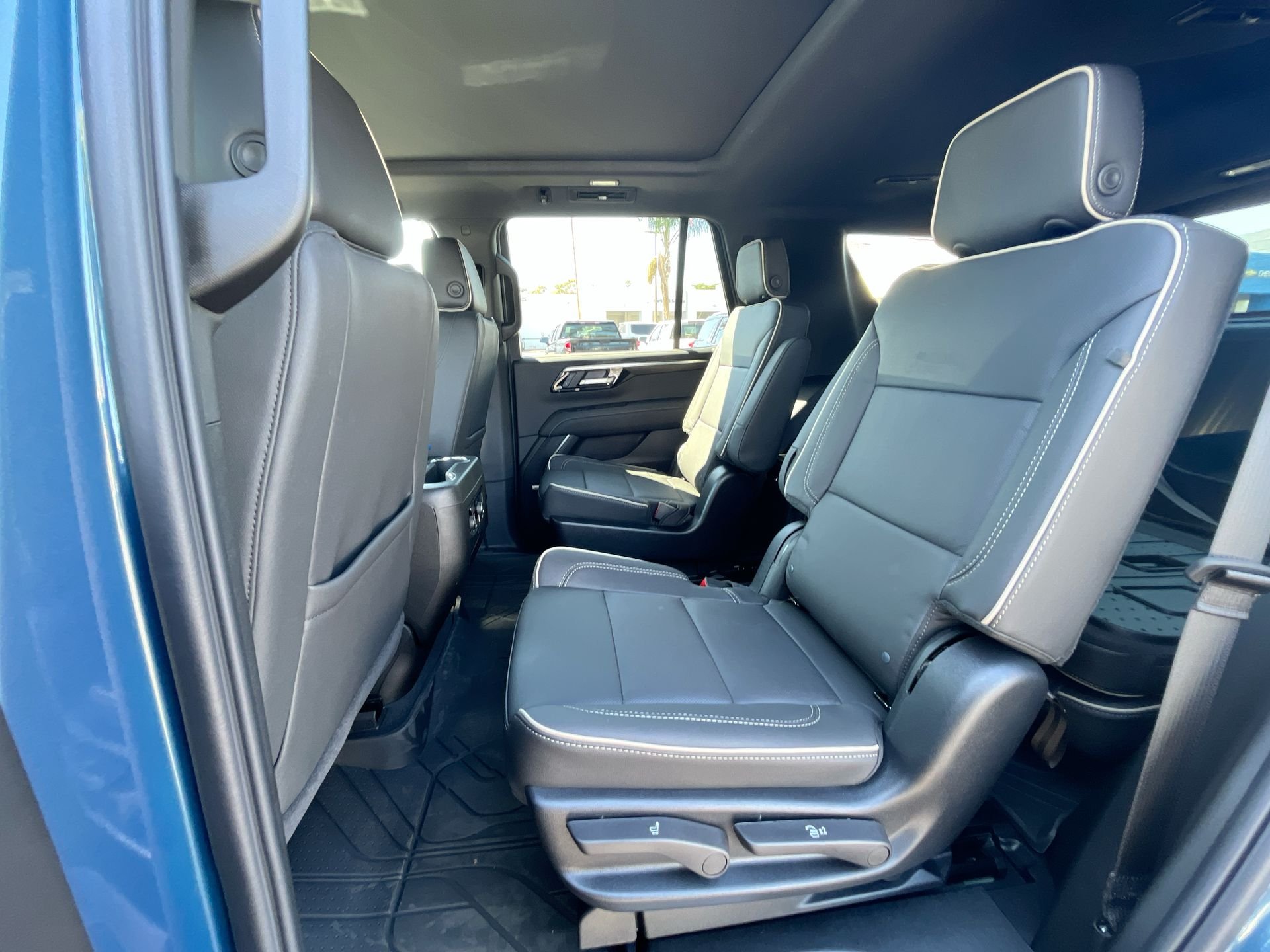 2025 Chevrolet Tahoe Premier - Photo 63