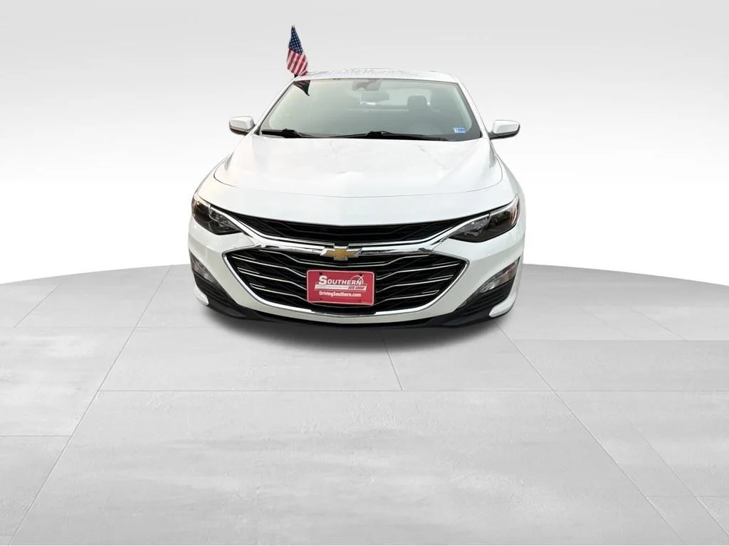 Used 2023 White Chevrolet LT image 2