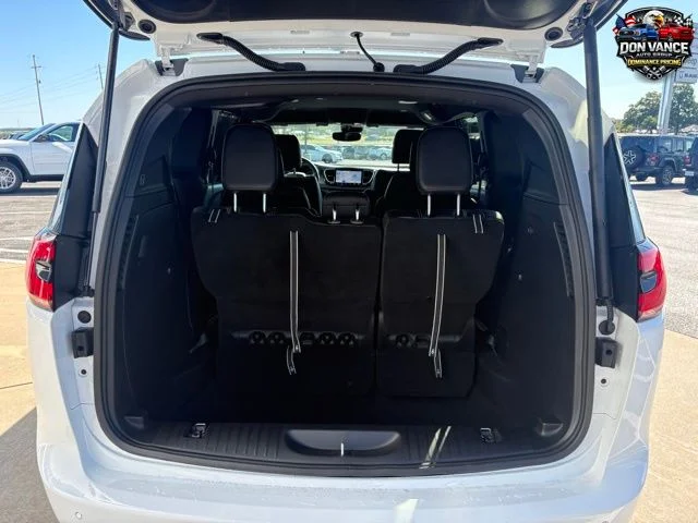 2026 Chrysler Pacifica Select - Photo 19