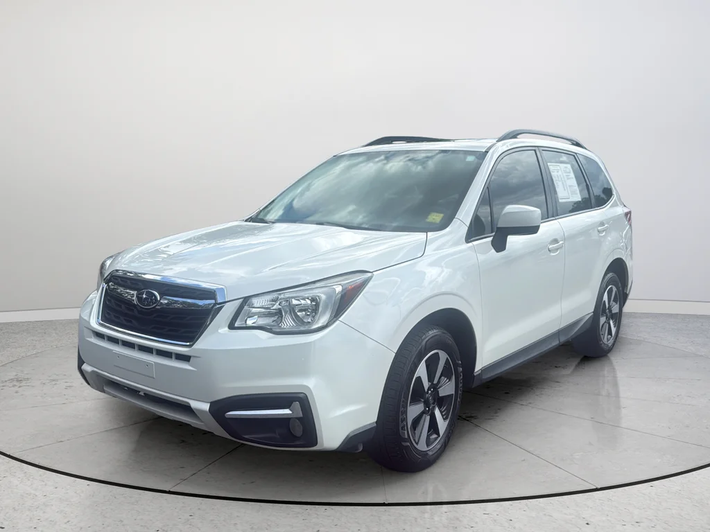 Used 2017 White Subaru 2.5i Premium image 5