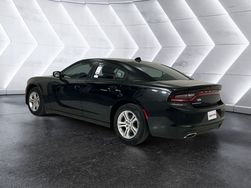 Used 2023 Black Dodge SXT image 3