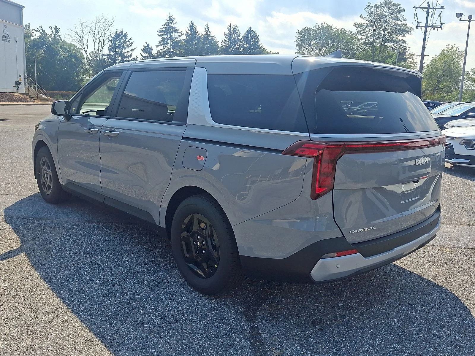New 2027 White Kia LXS image 4