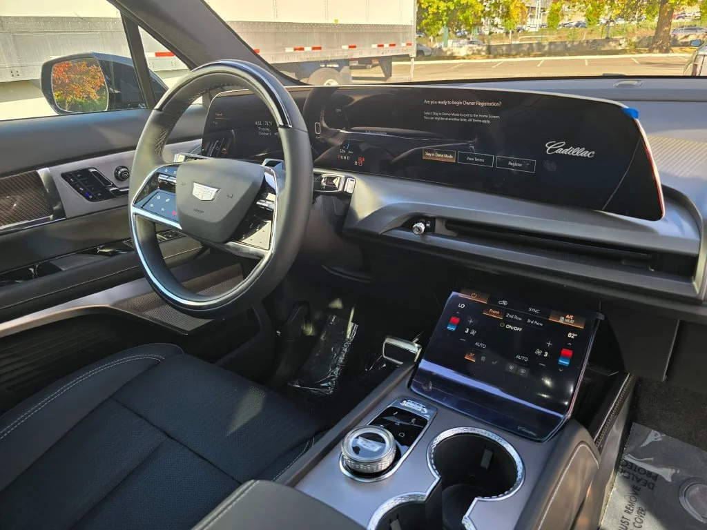 2027 Cadillac VISTIQ Sport - Photo 11