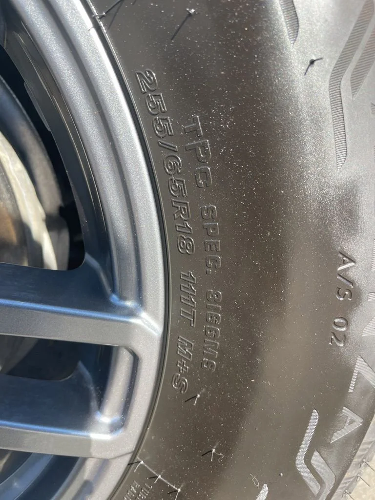 Used 2025 Sterling Metallic GMC Elevation image 38