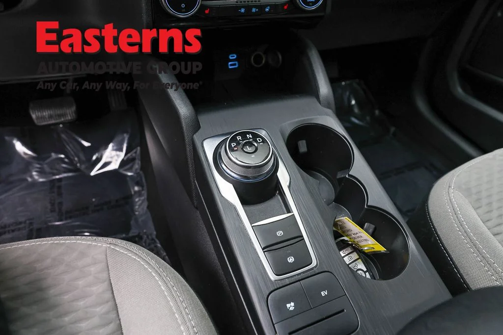 Used 2022 Blue Ford SE image 13