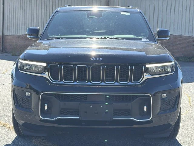 Used 2023 Black Jeep Overland image 16