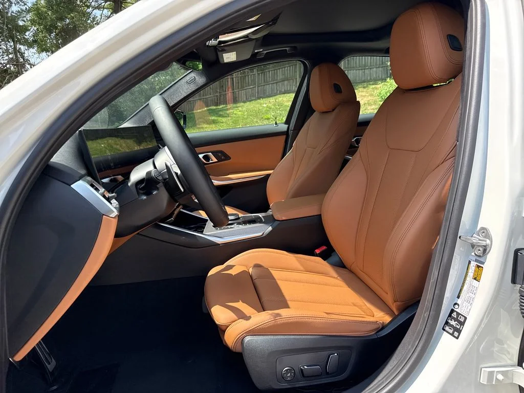 New 2026 White BMW 330i xDrive image 10