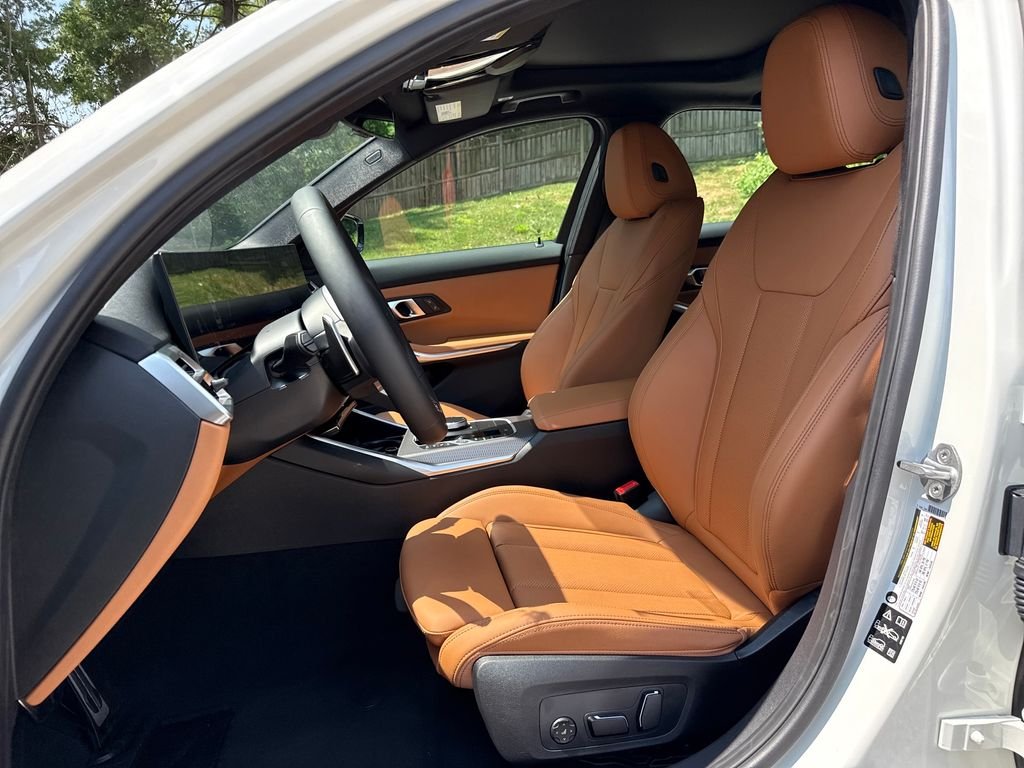 New 2026 White BMW 330i xDrive image 10