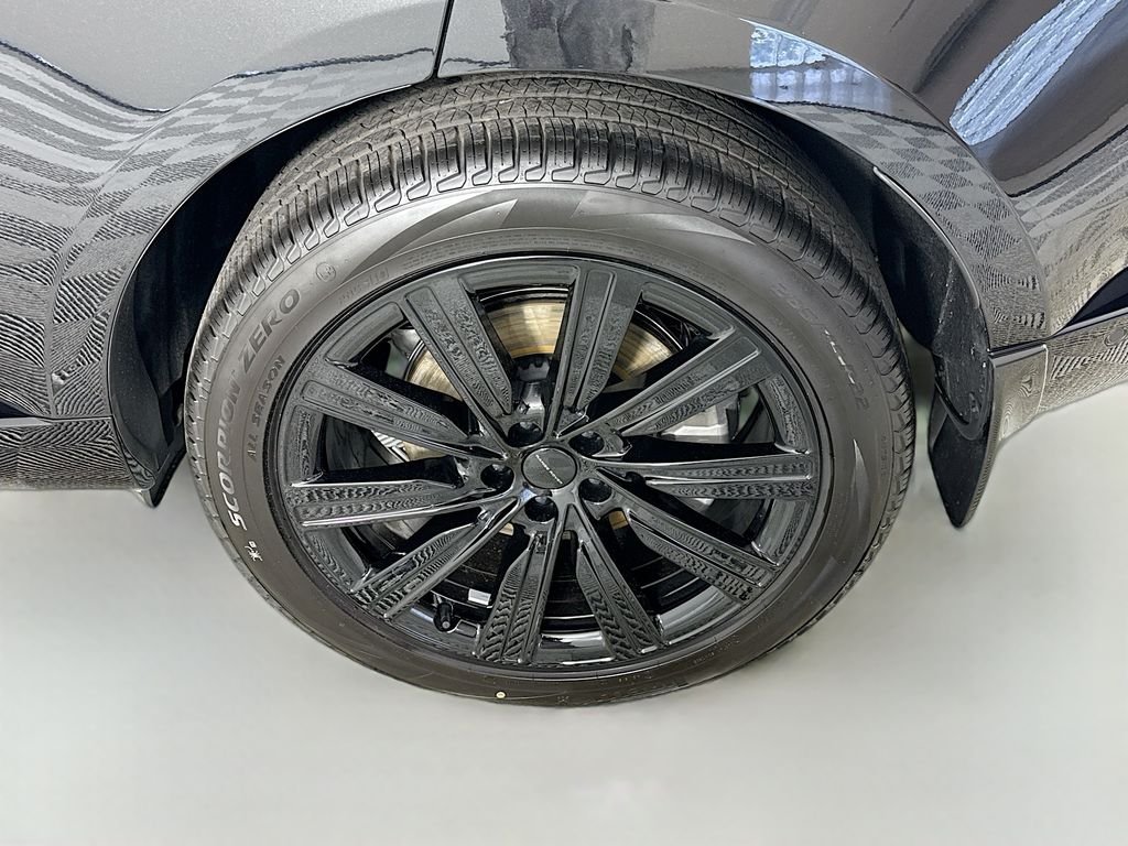 New 2026 Santorini Black Land Rover SE image 30