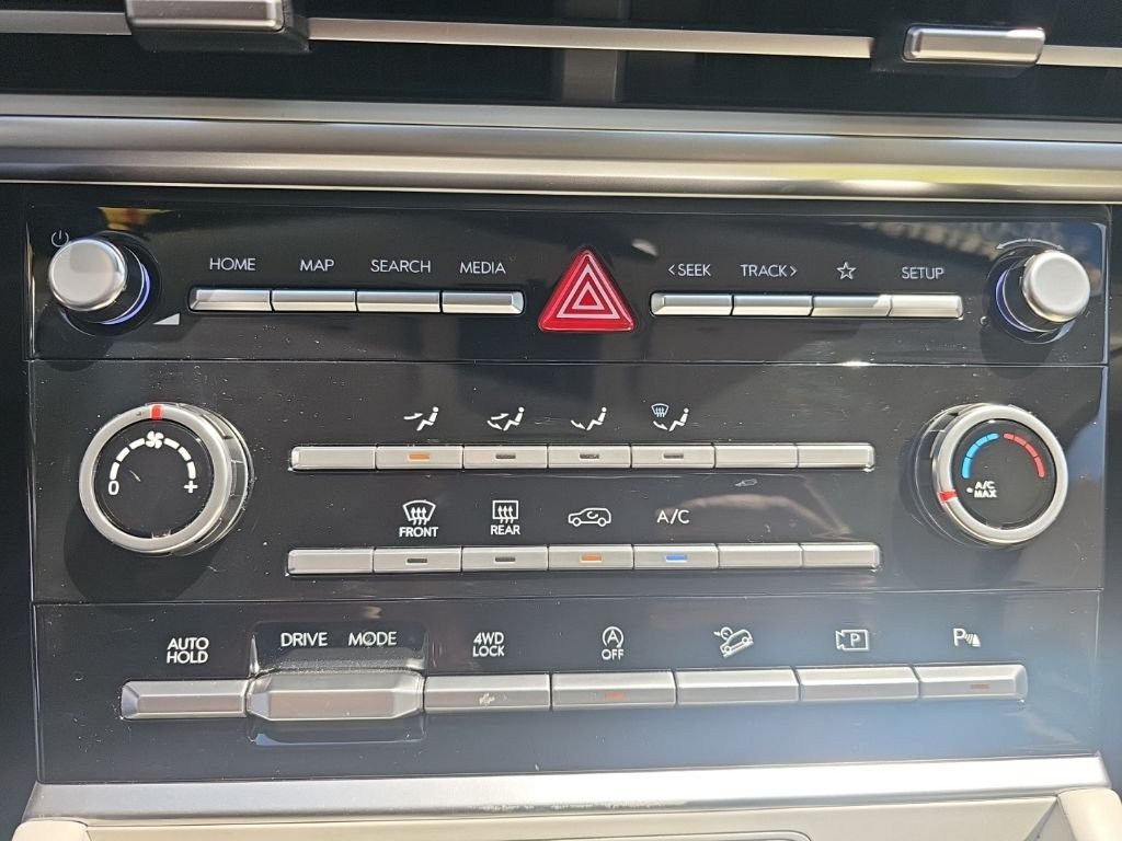 2025 Hyundai Santa Fe SE - Photo 18