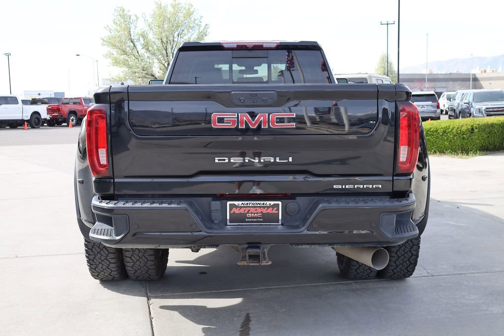 Used 2022 Onyx Black GMC Denali image 5