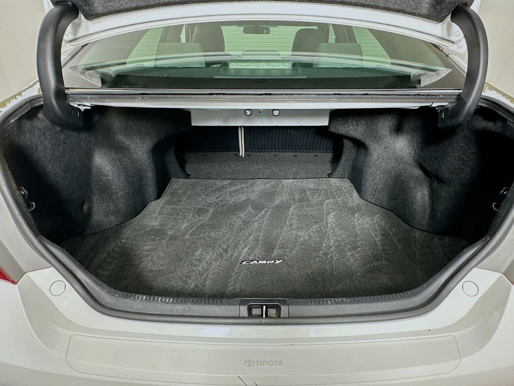 Used 2015 Super White Toyota LE image 24