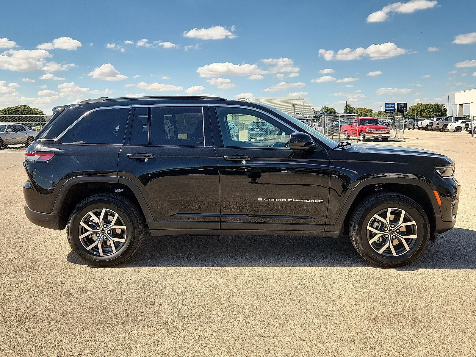 New 2027 High-Gloss Black Paint Jeep LAREDO 4X4 image 5