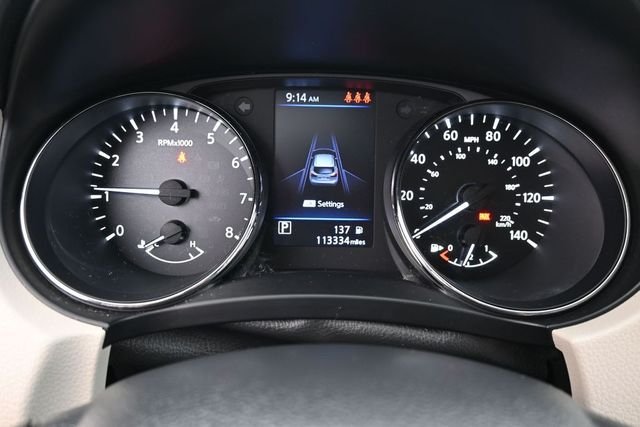 Used 2020 Scarlet Nissan SV image 18