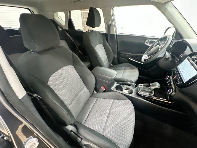 Used 2024  Kia S image 26