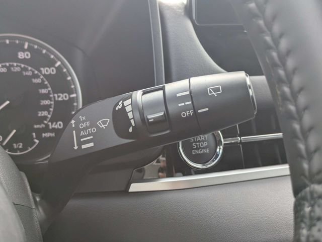 Used 2025  Mitsubishi SE image 31