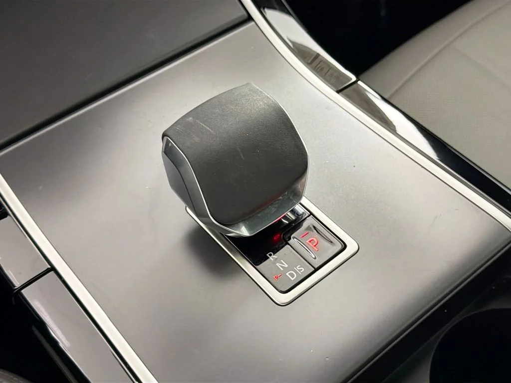 Used 2026 Blue Land Rover S image 17