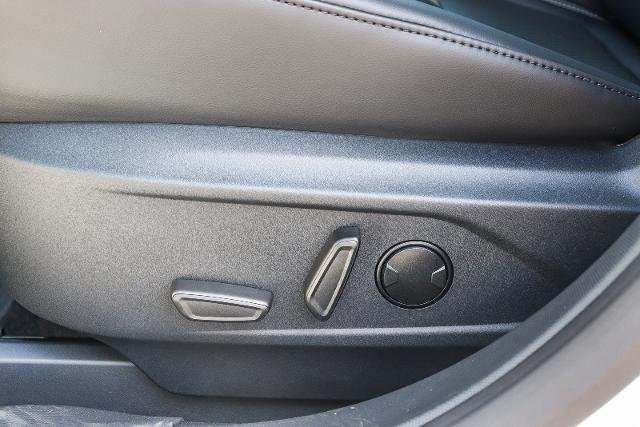 New 2026 Star White Metallic Tri-coat Ford Premium image 52