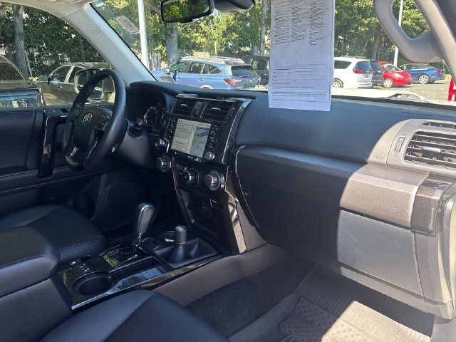 Used 2021 White Toyota Venture image 34