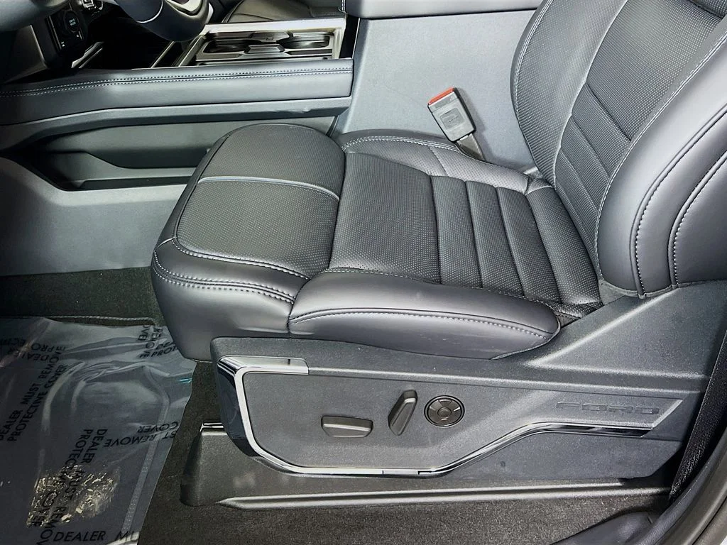New 2026 Glacier Gray Metallic Tri-Coat Ford Platinum image 23