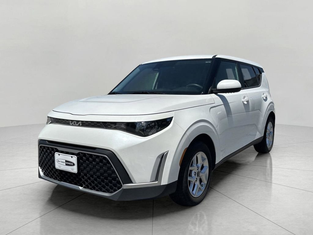 Used 2023 White Kia LX image 3
